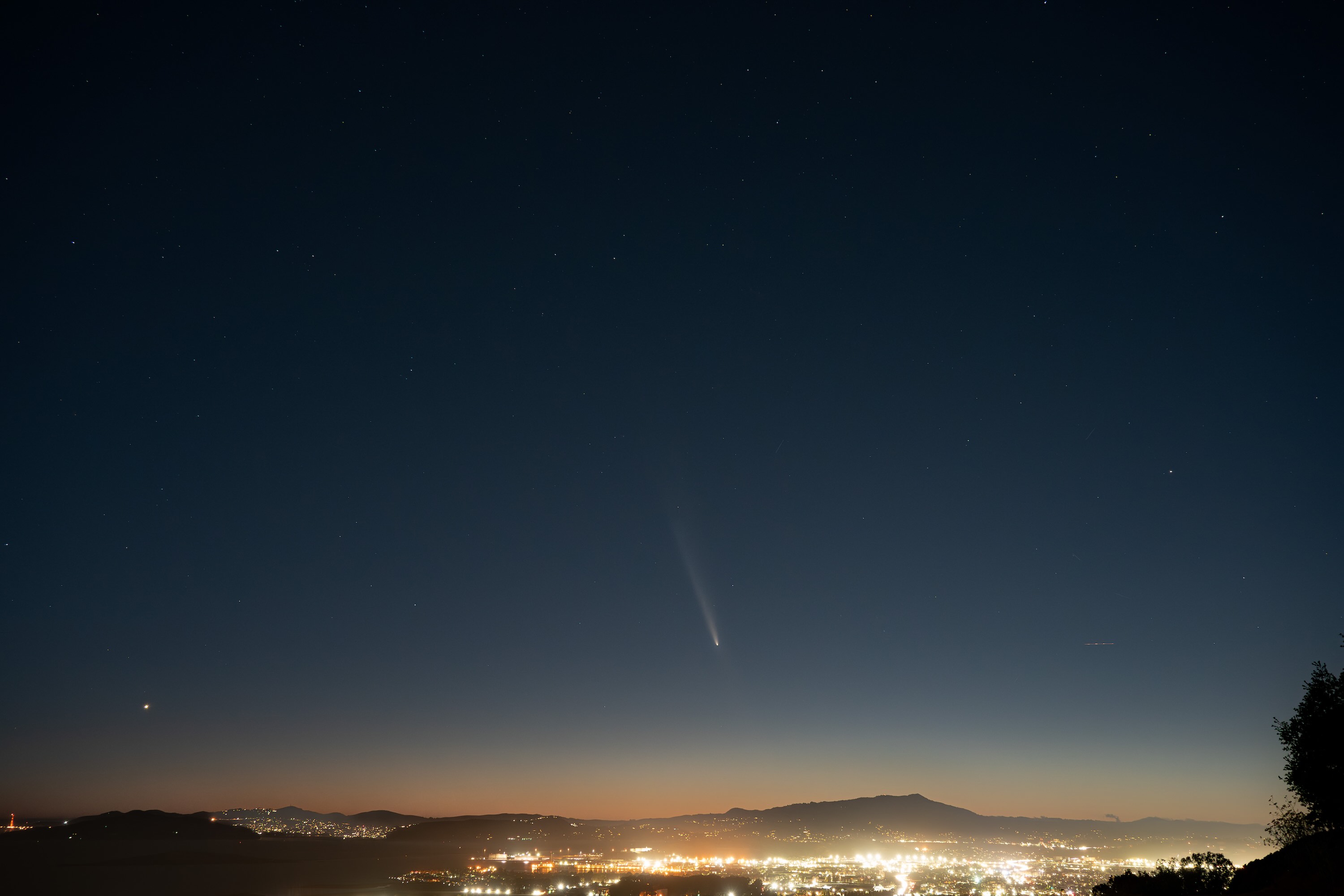 Comet Tsuchinshan-ATLAS seen from Berkeley on October 13, 2024